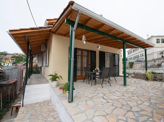 Christos Appartments Lazaráta Exterior foto